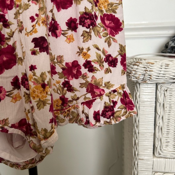 AEO floral print romper size L - Picture 4 of 7